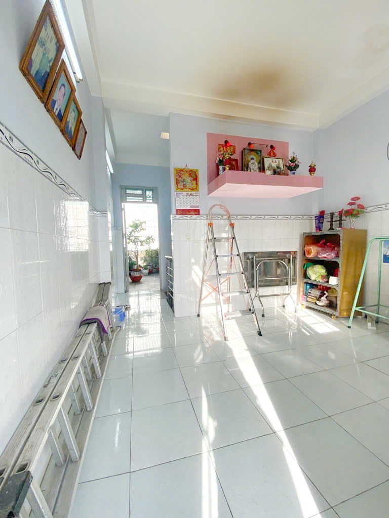 Bán nhà 2 lầu mặt tiền KDC Bùi Minh Trực P.5 Quận 8